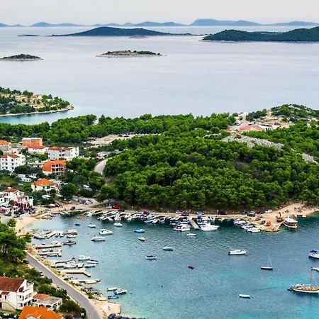 아파트 In With Terrace, Wifi 파코스탄