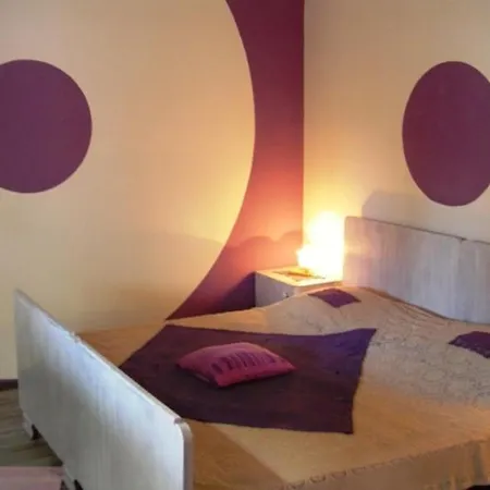 Apartment In With Terrace, Wifi